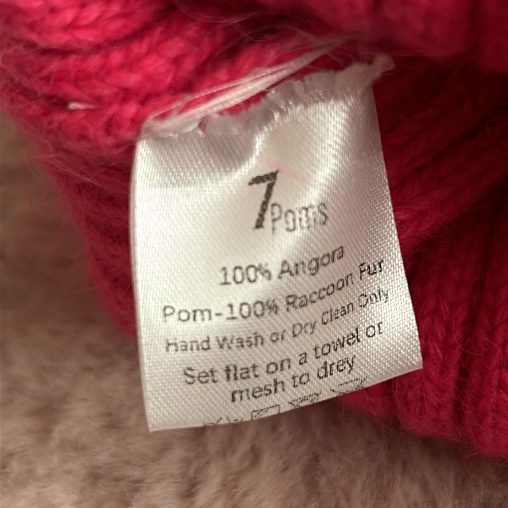 7 Ports Pink Angora Racoon Beanie Hat Detachable Fur Pom Pom New - Picture 3 of 4